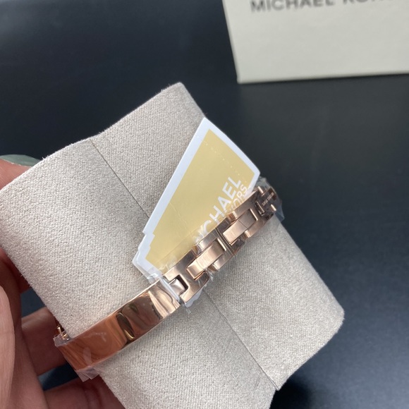 Michael Kors Jet Set Monogram Dial Rose Gold Bangle Watch - Picture 4 of 8